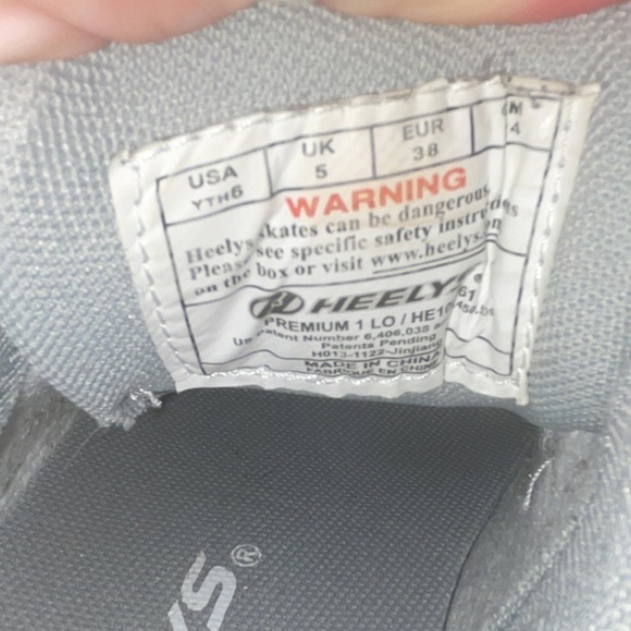 EUC Light Up Heelys - Picture 5 of 9